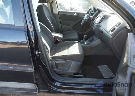 2015 Volkswagen Tiguan S from USA, damaged, VIN WVGAV7AX7FW523477